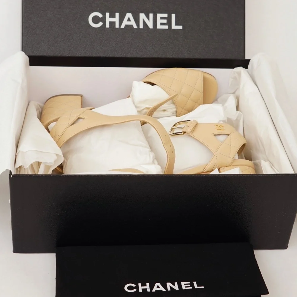CHANEL Quilted Lambskin Sandals Beige - Picture 12 of 12